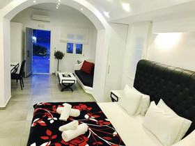 Queen Boutique Suites