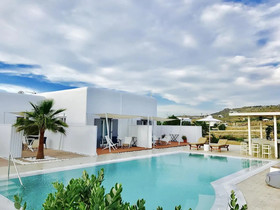 Queen Boutique Suites
