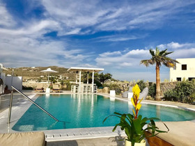 Queen Boutique Suites