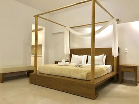 Queen Boutique Suites