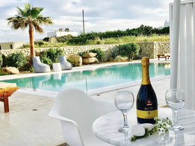 Queen Boutique Suites
