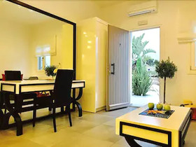 Queen Boutique Suites