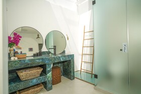 Seabed Suites