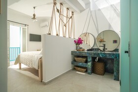Seabed Suites