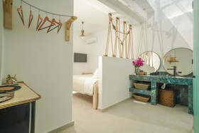 Seabed Suites