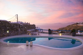 Serene Villa With Pool By Stylish Stays