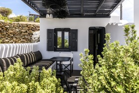She Mykonos Hotel