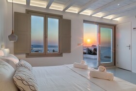 She Mykonos Hotel