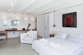 She Mykonos Hotel
