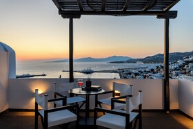 She Mykonos Hotel