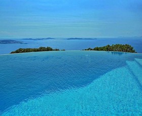 Zinas Villas