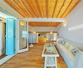 Zinas Villas