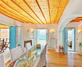Zinas Villas