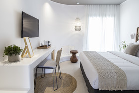 Adorno Beach Hotel & Suites