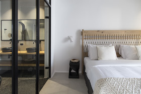Adorno Beach Hotel & Suites