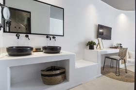 Adorno Beach Hotel & Suites