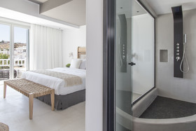 Adorno Beach Hotel & Suites