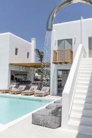 Adorno Beach Hotel & Suites