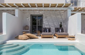 Adorno Beach Hotel & Suites