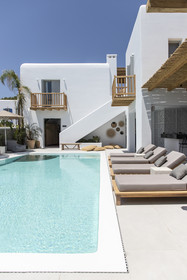 Adorno Beach Hotel & Suites