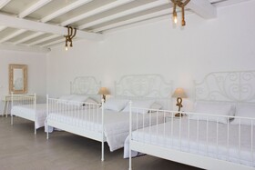 Anixi Hotel