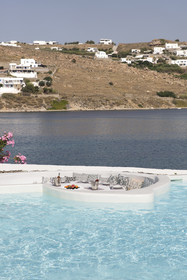 Dreambox Mykonos Suites