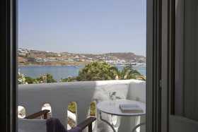 Dreambox Mykonos Suites