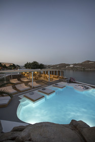 Dreambox Mykonos Suites