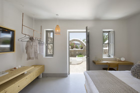 Dreambox Mykonos Suites