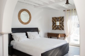 Kivotos Mykonos