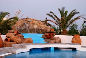 Kamari Hotel