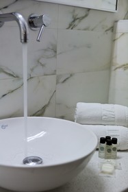 Kamari Hotel