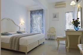 Kamari Hotel
