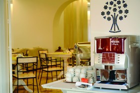Kamari Hotel