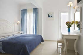 Kamari Hotel