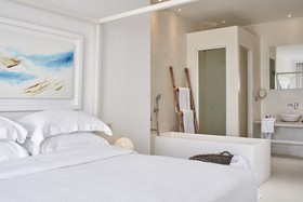Myconian Ambassador Relais & Chateaux Hotel