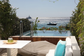 Mykonos Dove Beach Hotel