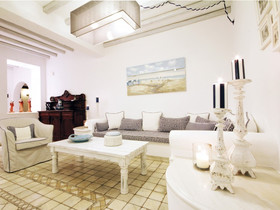 Pelican Bay Hotel