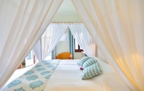 Petinos Beach Hotel