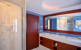 Petinos Beach Hotel