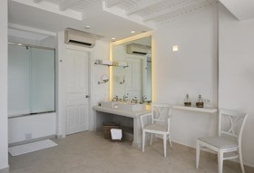 Petinos Beach Hotel