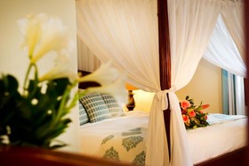 Petinos Beach Hotel
