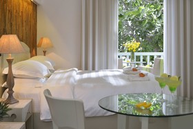 Petinos Hotel