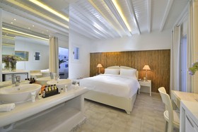Petinos Hotel