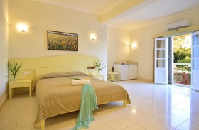 Petinos Hotel