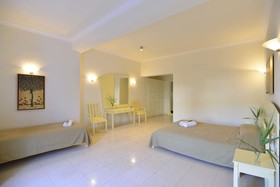 Petinos Hotel