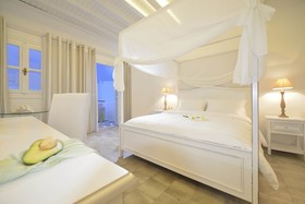Petinos Hotel