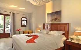 Petinos Hotel