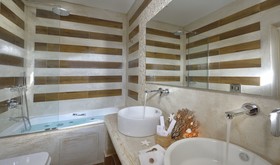 Petinos Hotel