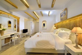 Petinos Hotel